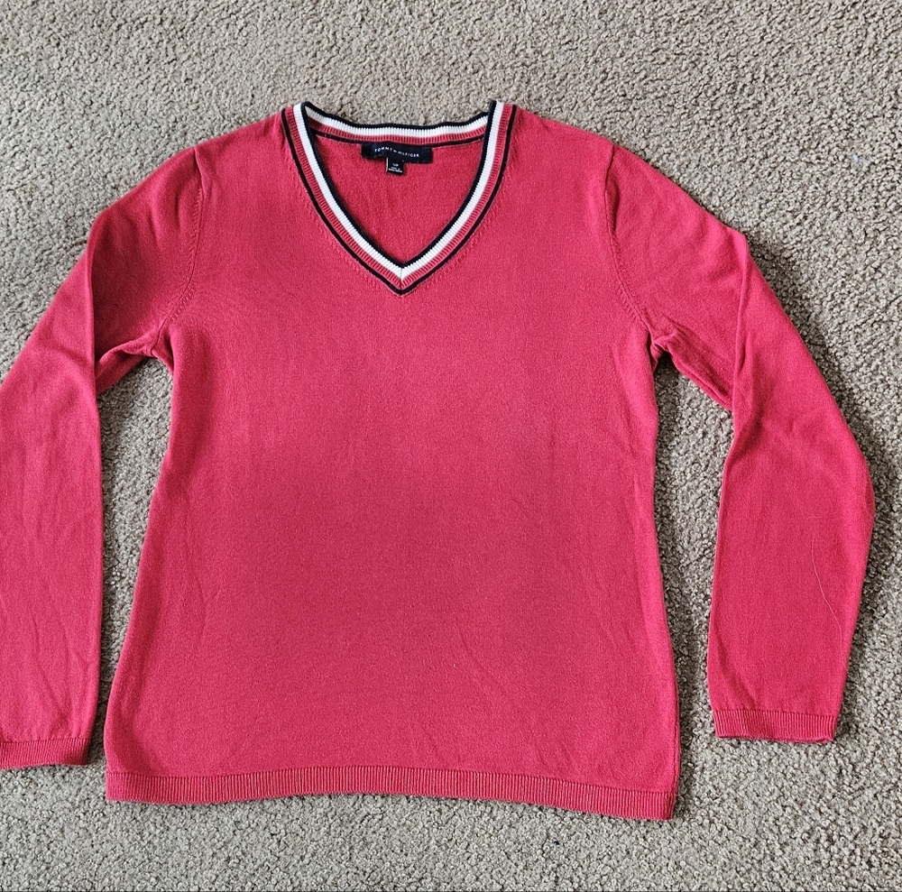 Tommy Hilfiger Women's V-Neck Sweater in Vibrant Pink